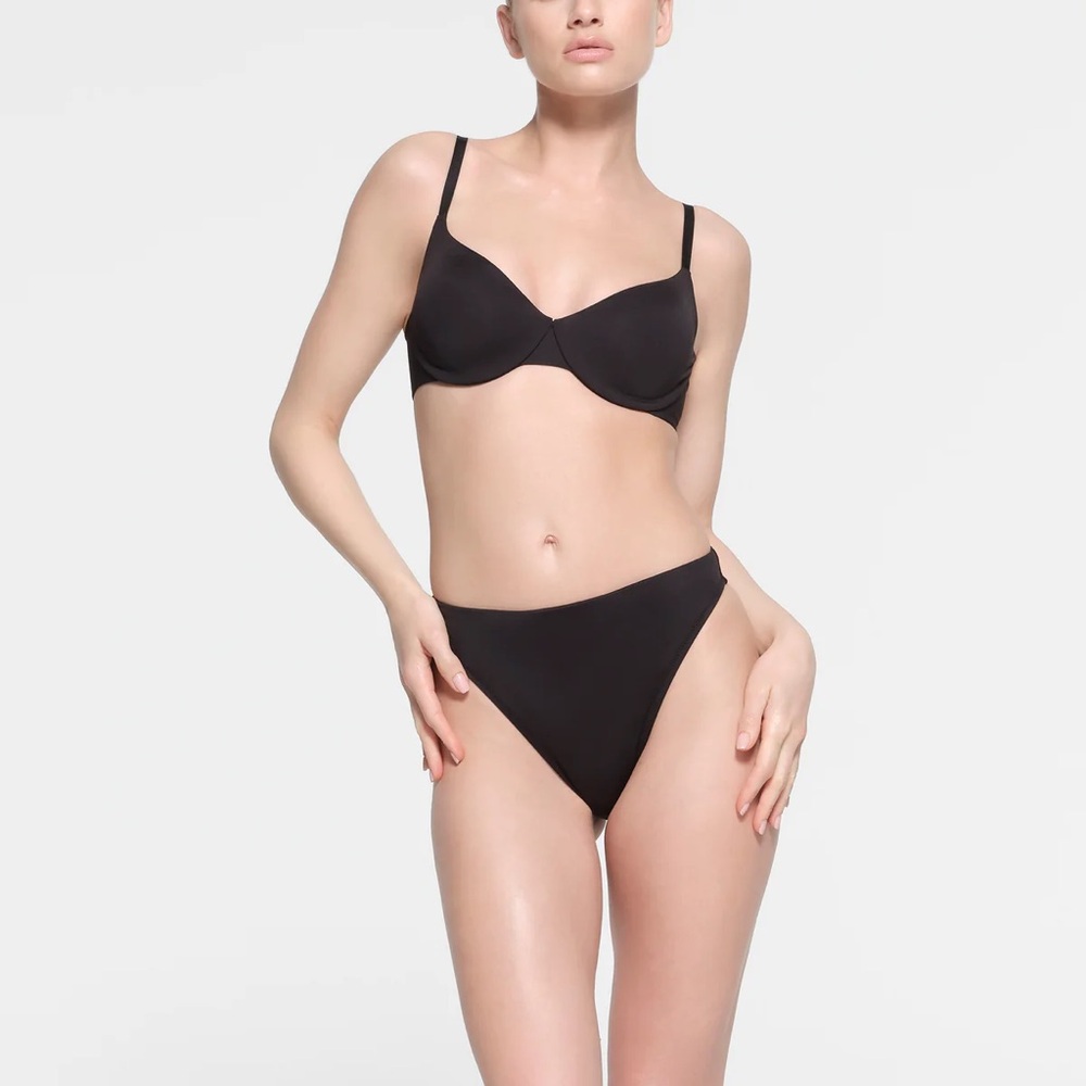 Skims UNDERWIRE FULL COVERAGE BIKINI TOP